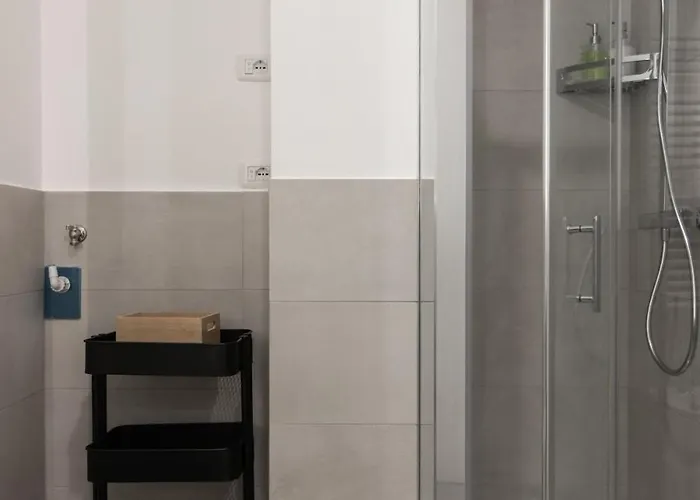 Rienzo Near Vatican 로마