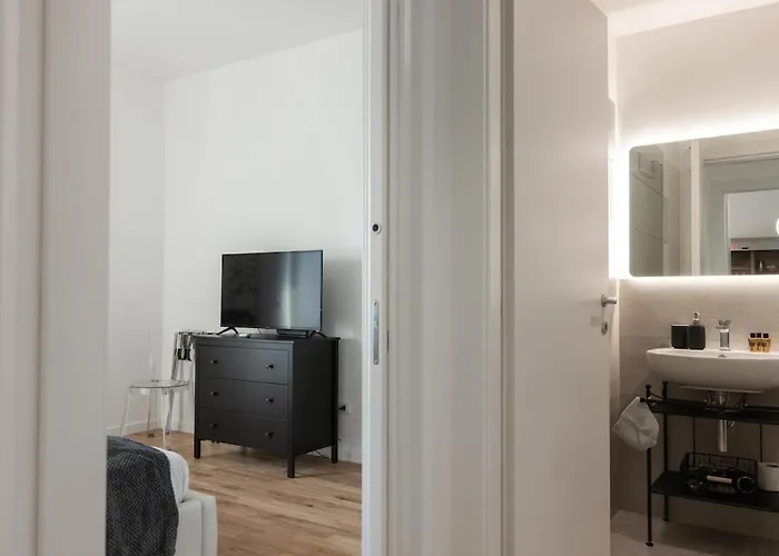 Rienzo Near Vatican 아파트 *